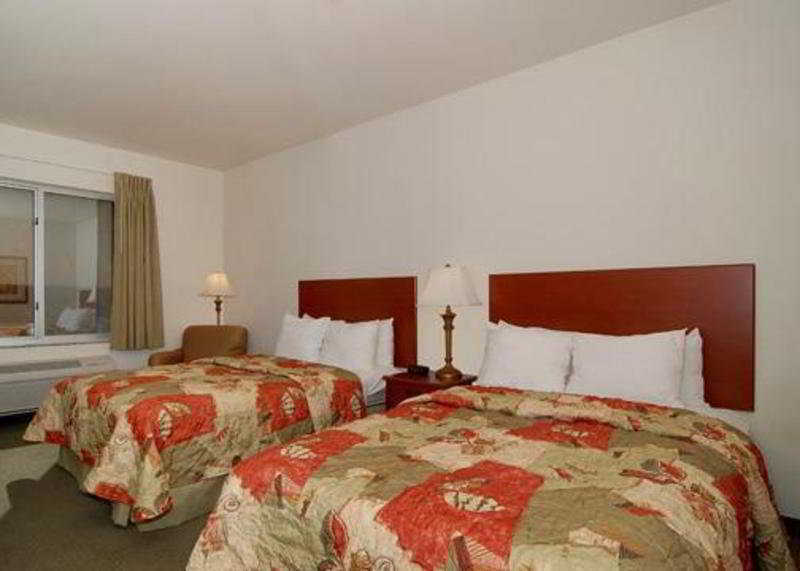 Sleep Inn & Suites Newport News Room photo